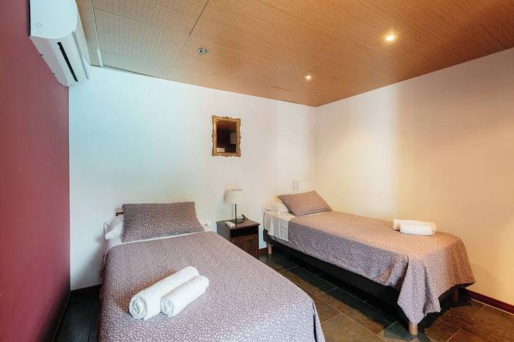 Location de vacances pour 32 personnes, avec balcon et piscine ainsi que sauna et jacuzzi, animaux acceptés à Paterna - 4