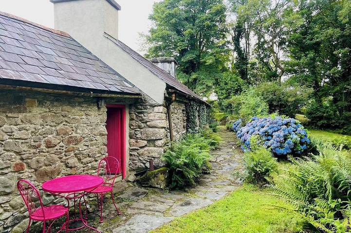 Cottage for 4 people, with Terrace and Garden in County Cork
