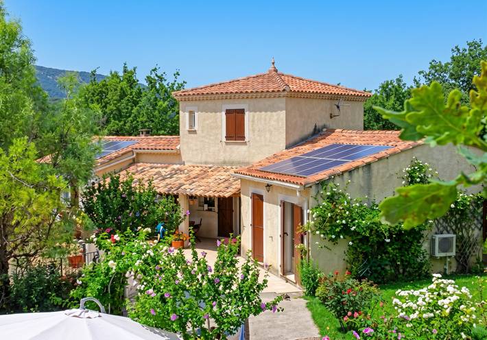 Charmante Villa in Malaucène mit privatem Pool in Malaucène, Parc naturel régional du Mont-Ventoux