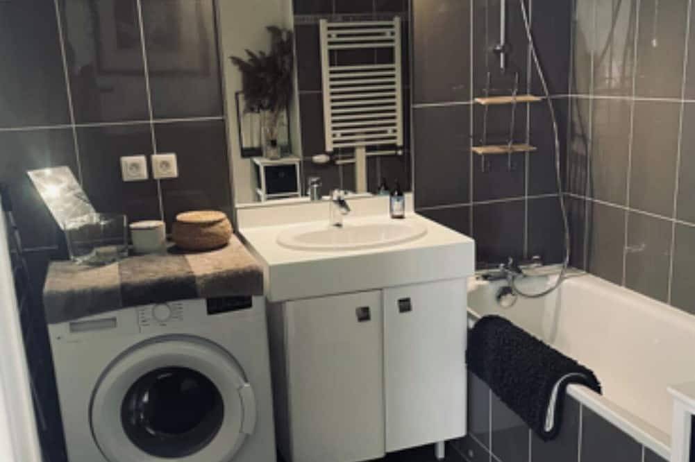 Entire apartment, T2 near train station in Houilles, Yvelines
