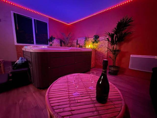 Chambre d’hôte pour 3 personnes, avec jardin et piscine ainsi que jacuzzi et sauna à Bellegarde-Poussieu