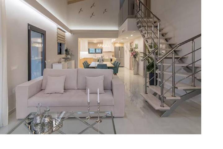 Maison d’hôte pour 8 personnes, avec Balcon et Terrasse ainsi que Jardin et Piscine