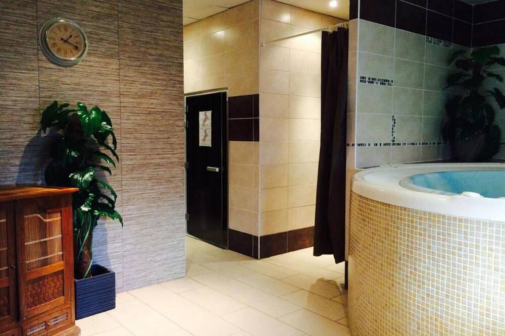 For long or short stays, within gated complex. in Gallargues-le-Montueux, Nimes en omgeving