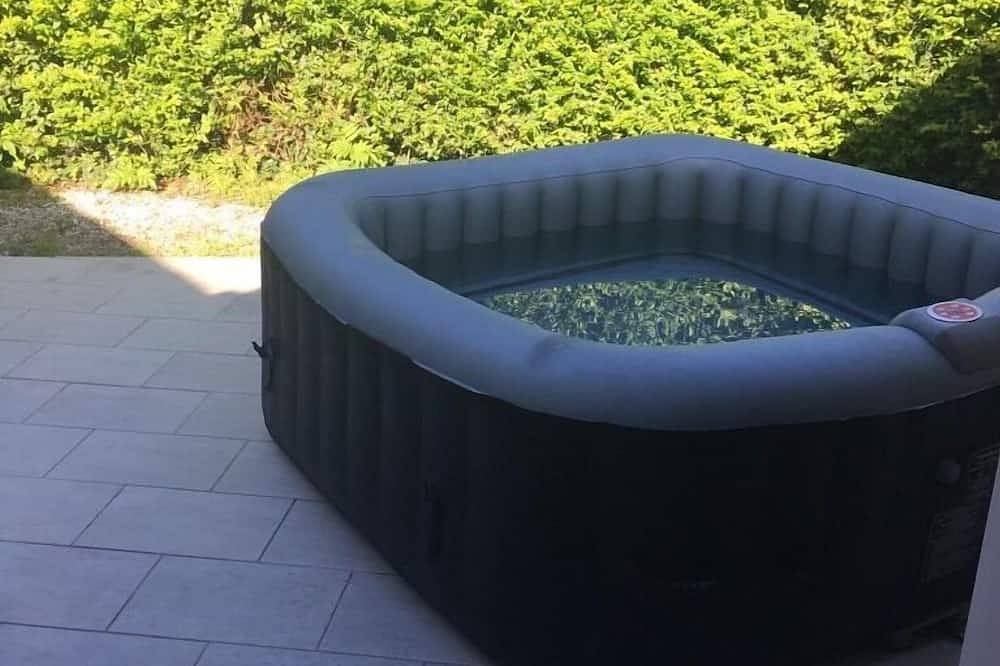 Apartamento entero, T4 with courtyard and Spa 400m from the beach in Angoulins, Región de La Rochelle