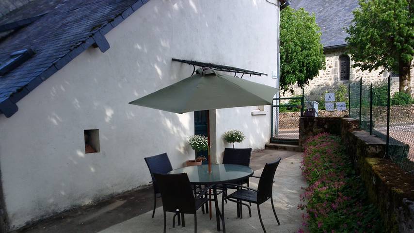 Gîte pour 4 personnes, avec terrasse à Planchez