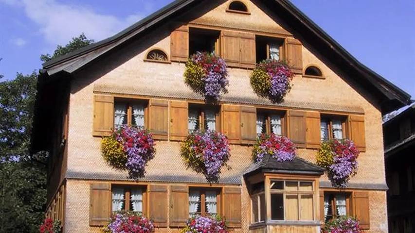 Ferienhaus für 13 Personen in Schröcken