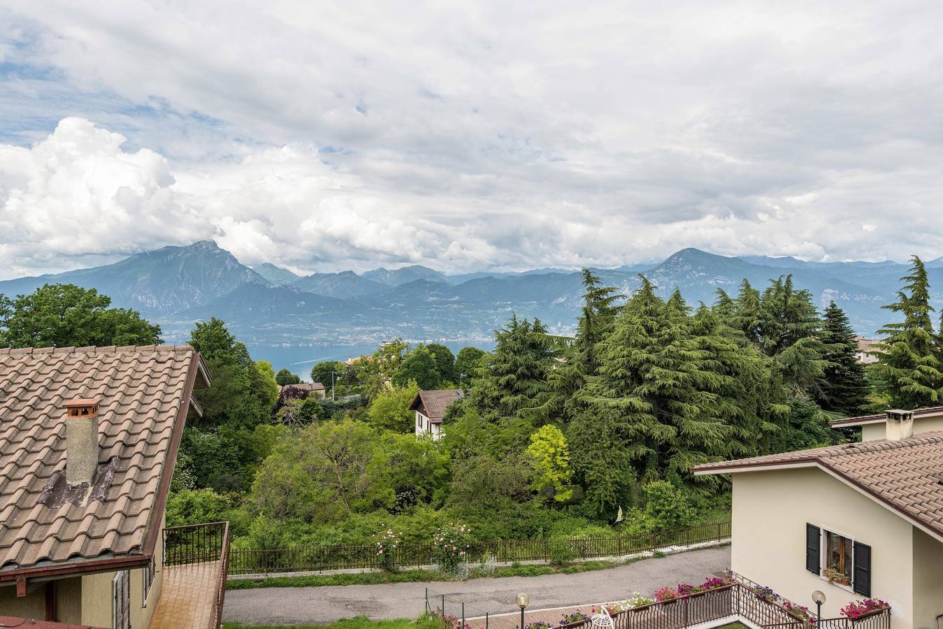 Ganze Wohnung, Ferienwohnung in San Zeno mit schönem Blick auf den See in San Zeno di Montagna, Gardasee-Berge