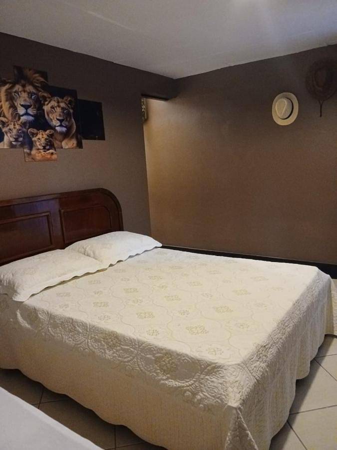 Casas e apartamentos de temporada para 3 pessoas, com terraço e vista em Criciúma