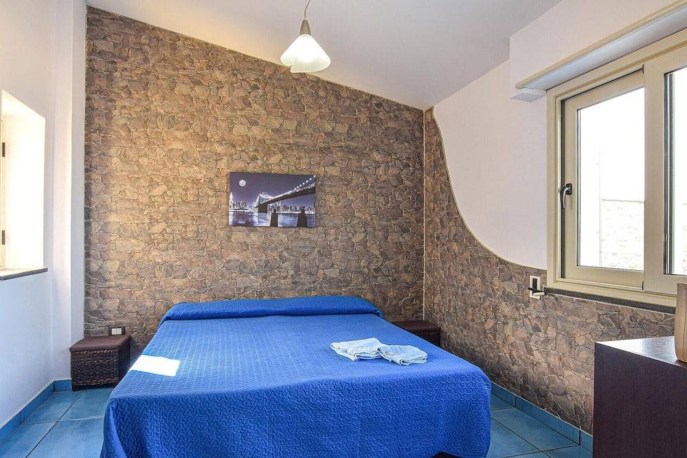Apartamento entero, 4 bedroom lovely apartment in Capo d'Orlando in Capo d'Orlando, Provincia de Messina