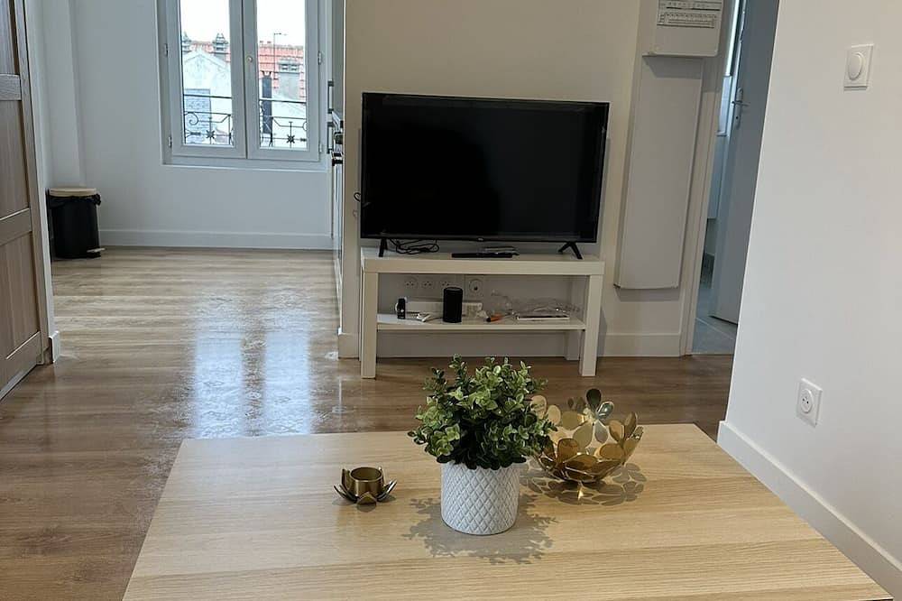 Apartamento entero, Chic and modern apartment in Châtillon, Altos del Sena