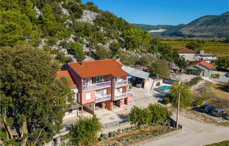 Ferienwohnung für 6 Personen, mit Terrasse und Garten - 1