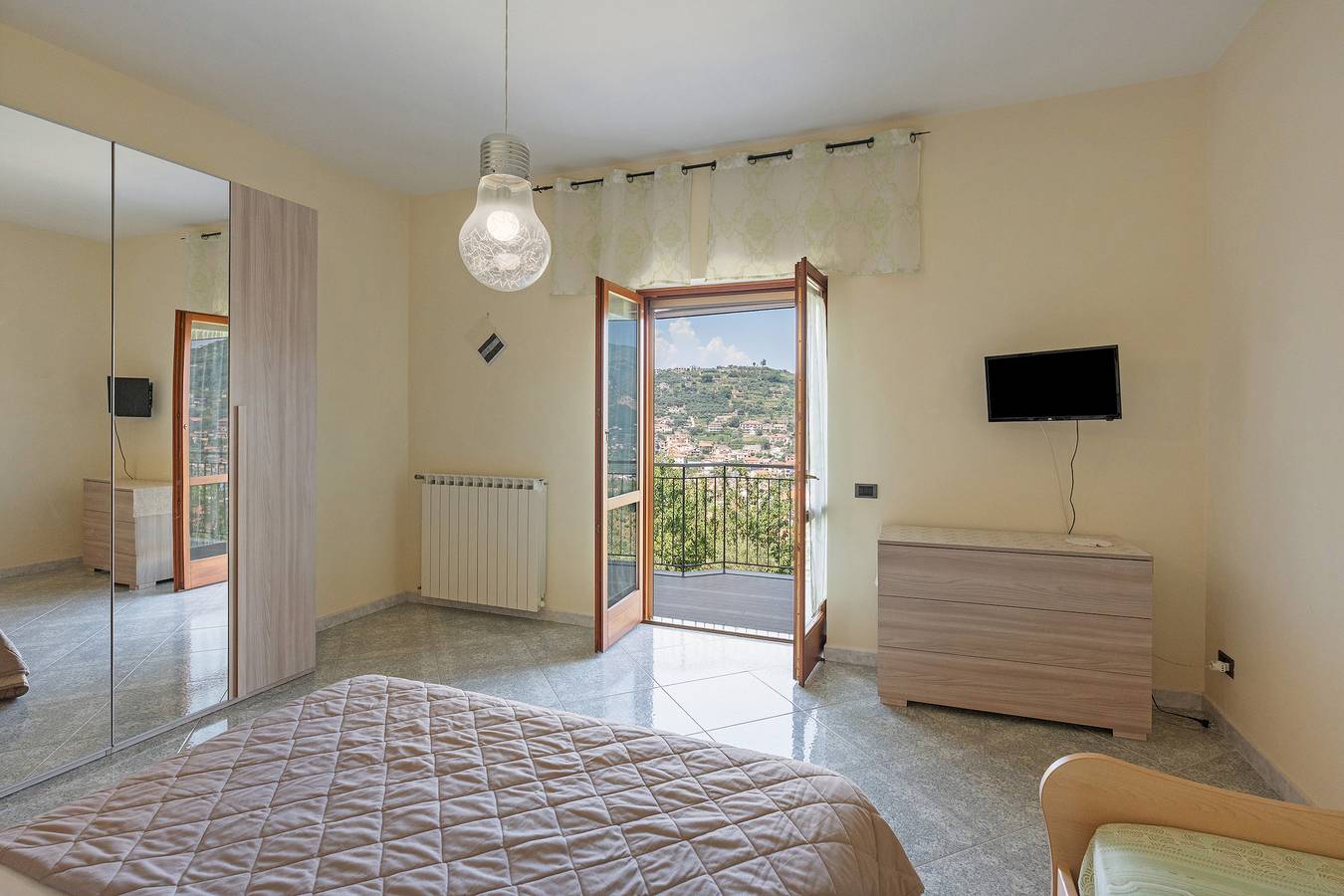 Habitación 'Tripla Con Vista Montagna' con vistas a la montaña, jardín compartido y Wi-Fi in Pimonte, Montes Lattari