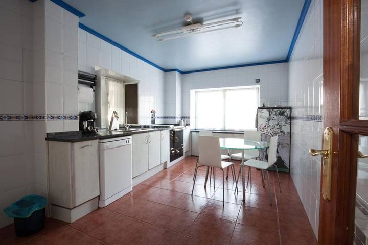 Gîte pour 12 personnes, avec Terrasse ainsi que Jardin et Vue à Gautegiz Arteaga - 4