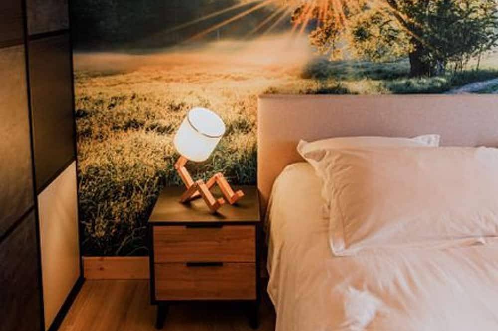 Luxuslodge mit Whirlpool, privatem Pool, Fitness, Kinderspielplatz und Wellness-Optionen am Golfplatz in Le Chambon-sur-Lignon, Zentralmassiv