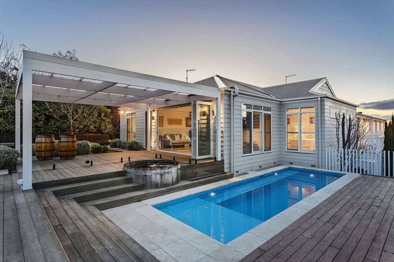 Holiday Home for 11 People in Mount Martha, Mornington Peninsula
