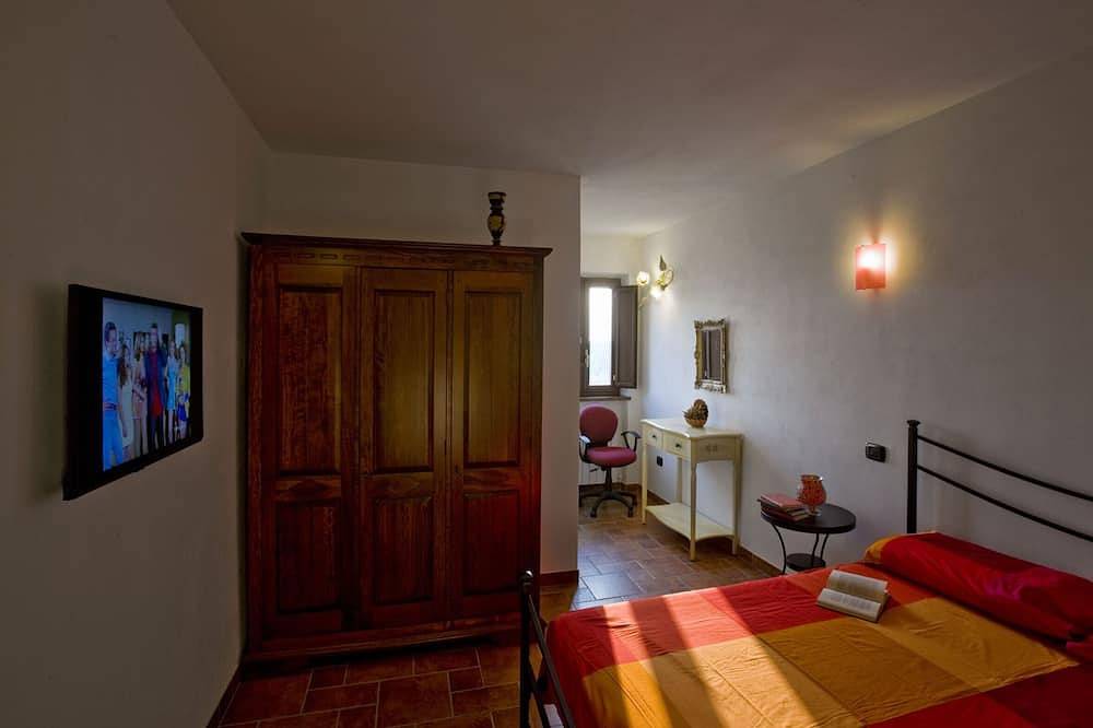 Piscina e vista mozzafiato sulla campagna romana in Casaprota, Terminillo