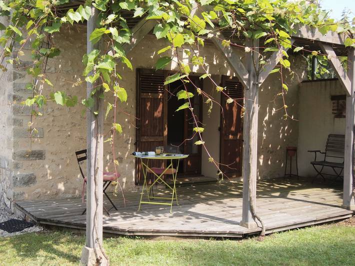 Familienzimmer mit Terrasse und Pool in Waldnähe in Vitry-aux-Loges, Orléans und Umgebung