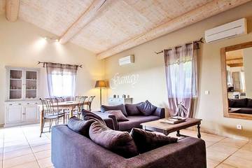 Cottage pour 5 personnes, avec sauna et jardin ainsi que piscine et terrasse à Saint-Maurice-d'Ardèche