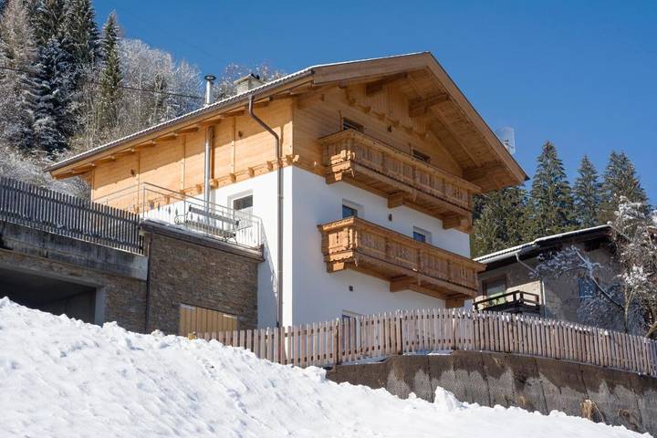 Chalet für 8 Personen, mit Balkon und Sauna sowie Ausblick in Aschau im Zillertal