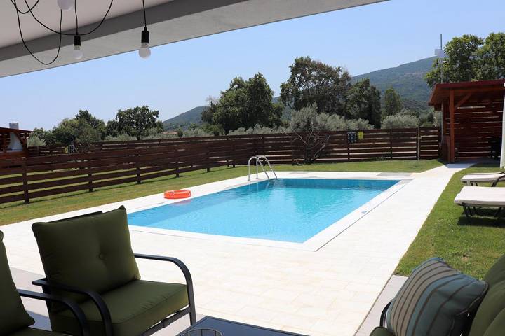 Ferienpark für 6 Personen, mit Ausblick und Garten sowie Pool in Griechenland - 4