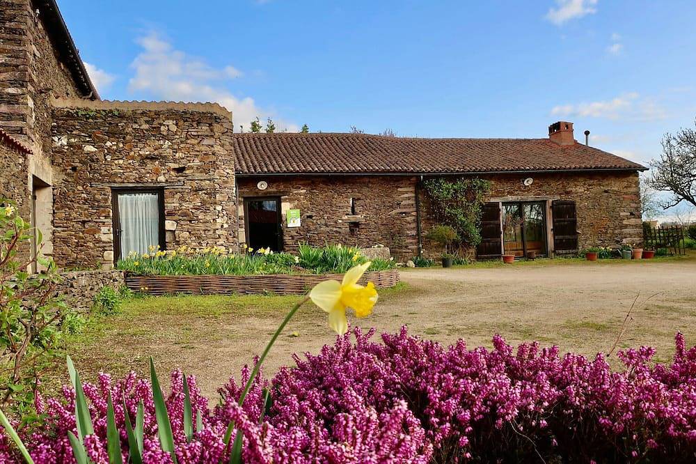 Gîte écoresponsable avec 4 chambres, terrasse et activités, proche Lpo, chauffage au sol in La Tardière, Fontenay-le-Comte