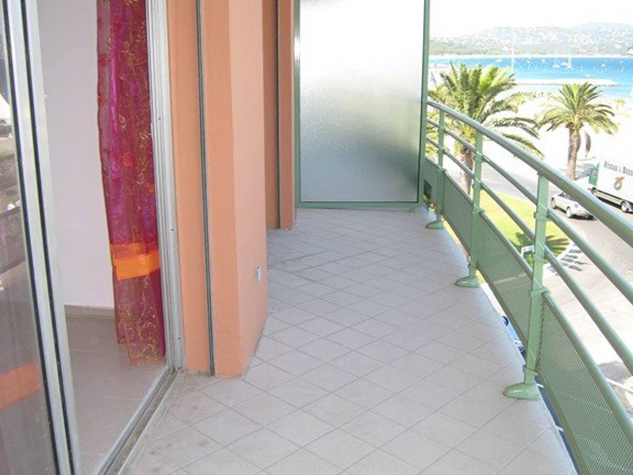 Appartement entier, Charmant T2 cabine 40m², centre-ville, balcon, clim, ascenseur, à Cavalaire-sur-Mer in Cavalaire-sur-Mer, Parc national de Port-Cros