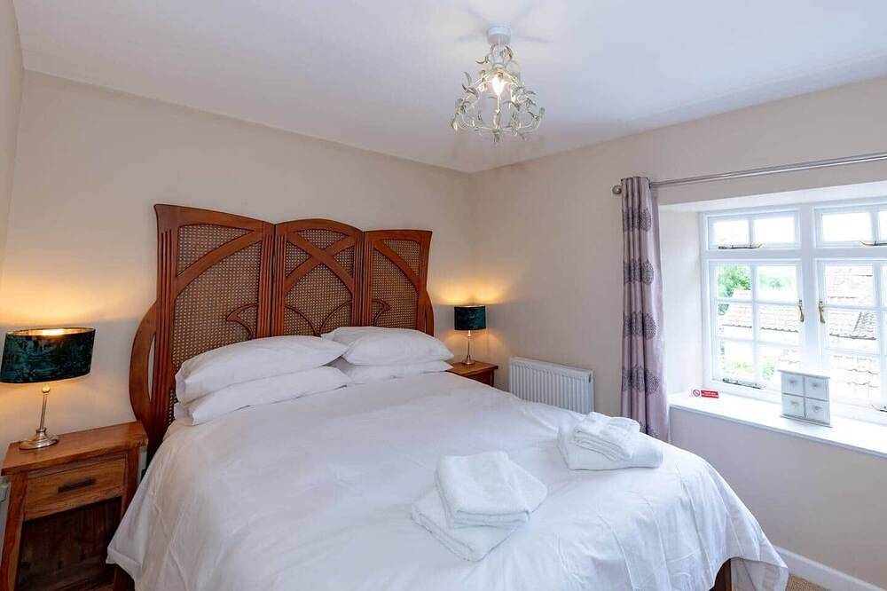 The Snug - A Quaint Mews Cottage City Centre in Wells, Somerset