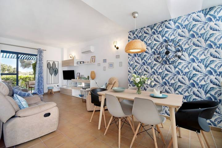 Casa de Férias 'Casa En Costa Ballena' com Piscina Partilhada, Terraço Privado e Ar Condicionado in Costa Ballena, Rota