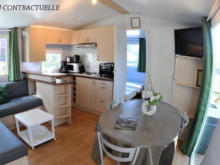 Camping Résidentiel La Pinède - Mobilheim 4 personen - Florès Confort -2 Schlafzimmer 30m²- *Klima, Terrasse, Tv*. in Castelnau-de-Guers, Mittelmeerküste (Frankreich)