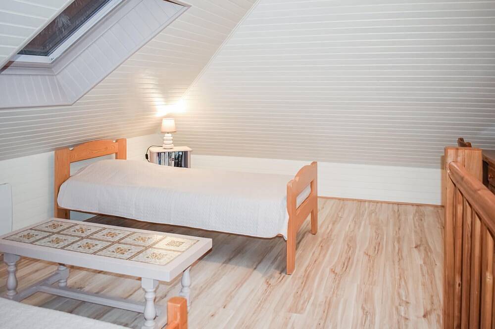 3 bedroom awesome home in Lézardrieux in Lézardrieux, Pink Granite Coast