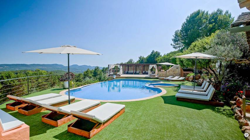 Villa für 12 Personen, mit Garten und Whirlpool - 1