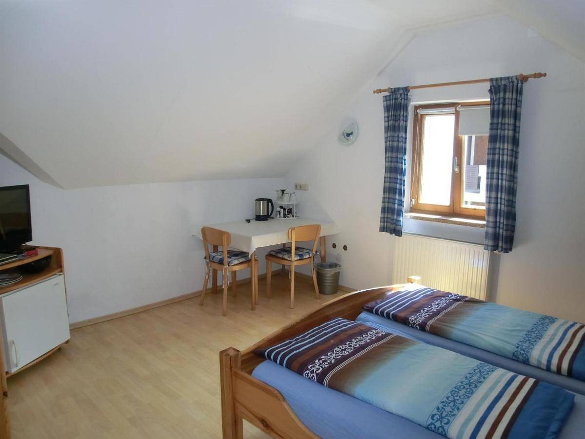 Geheel vakantieappartement, Double Room in Neuschwanstein, Füssen