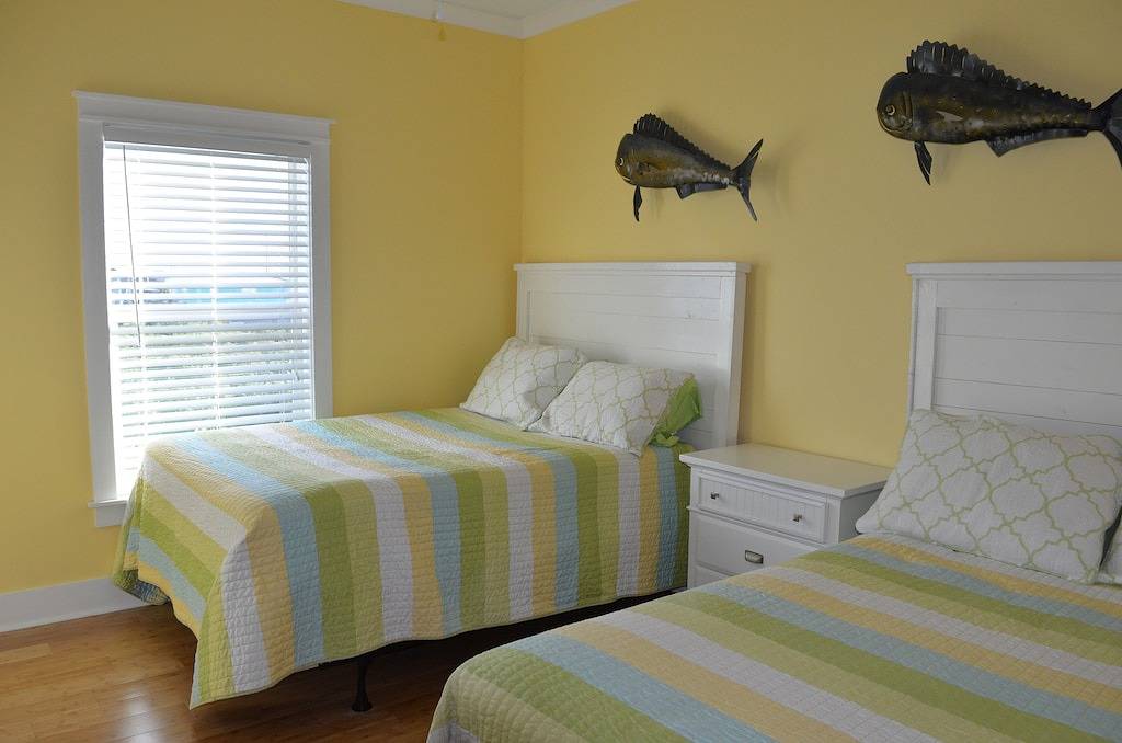 Haus am Wasser mit 400 'Fishing Pier. Krabben und Fische vom Pier mit Bootszugang. in Grand Isle, Jefferson Parish