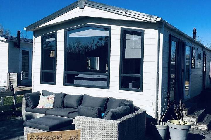 Ferienhaus für 4 Personen, mit Terrasse und Garten sowie Pool in Petten