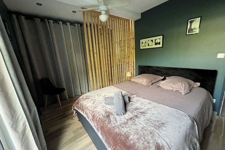 Location de vacances pour 7 personnes, avec terrasse et jardin à Solliès-Toucas - 2