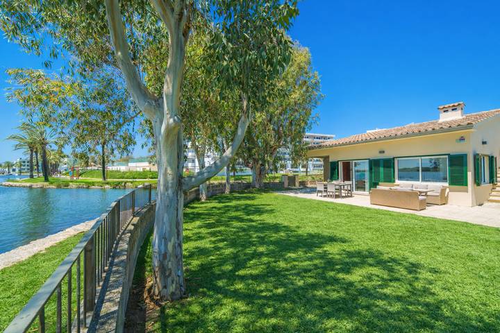 Villa für 6 Personen, mit Garten und Seeblick sowie Terrasse auf Mallorca - 4