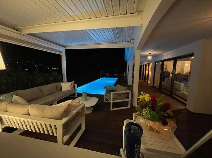 Location de vacances pour 6 personnes, avec vue ainsi que jardin et piscine dans Plage de Malendure - 2