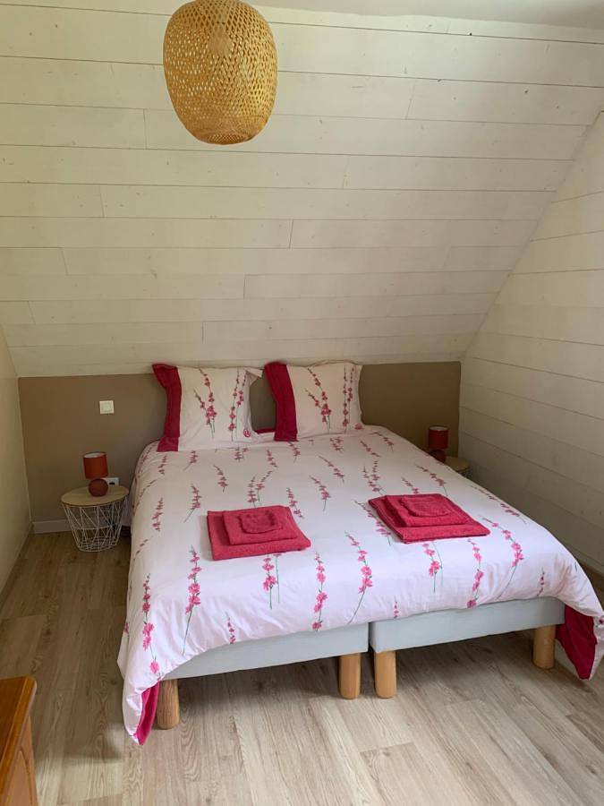 Location de vacances pour 7 personnes, avec vue et jardin à Plounévez-Moëdec - 2