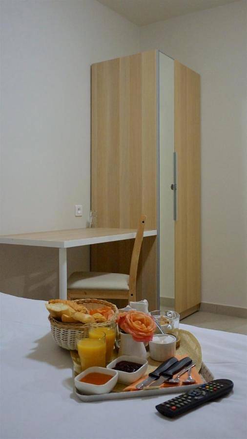 Double Room - Disability Access in Les Pavillons-sous-Bois, Seine-Saint-Denis