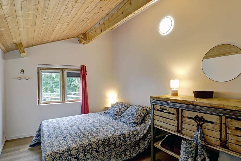 Gîte de Charme avec Jacuzzi dans Monts du Forez in Saint-Jean-Soleymieux, Montbrison