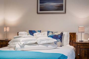 Vacation Rental for 4 Guests in Downtown, London, Picture 1