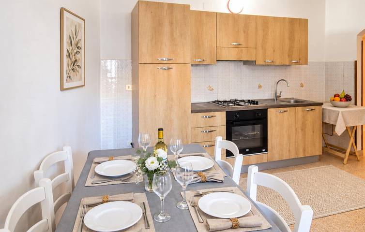 Ganze Ferienwohnung, Gemütliches Apartment mit Meerblick, WLAN, Parkplatz und Küche in Strandnähe in Santa Maria (Vibo Valentia), Ricadi (gemeinde)