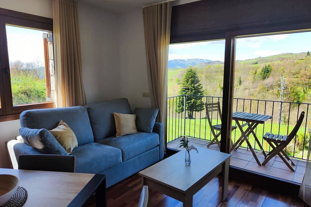 Entire apartment, Paratge Fabas - Costabona in Molló, Catalan Pyrenees