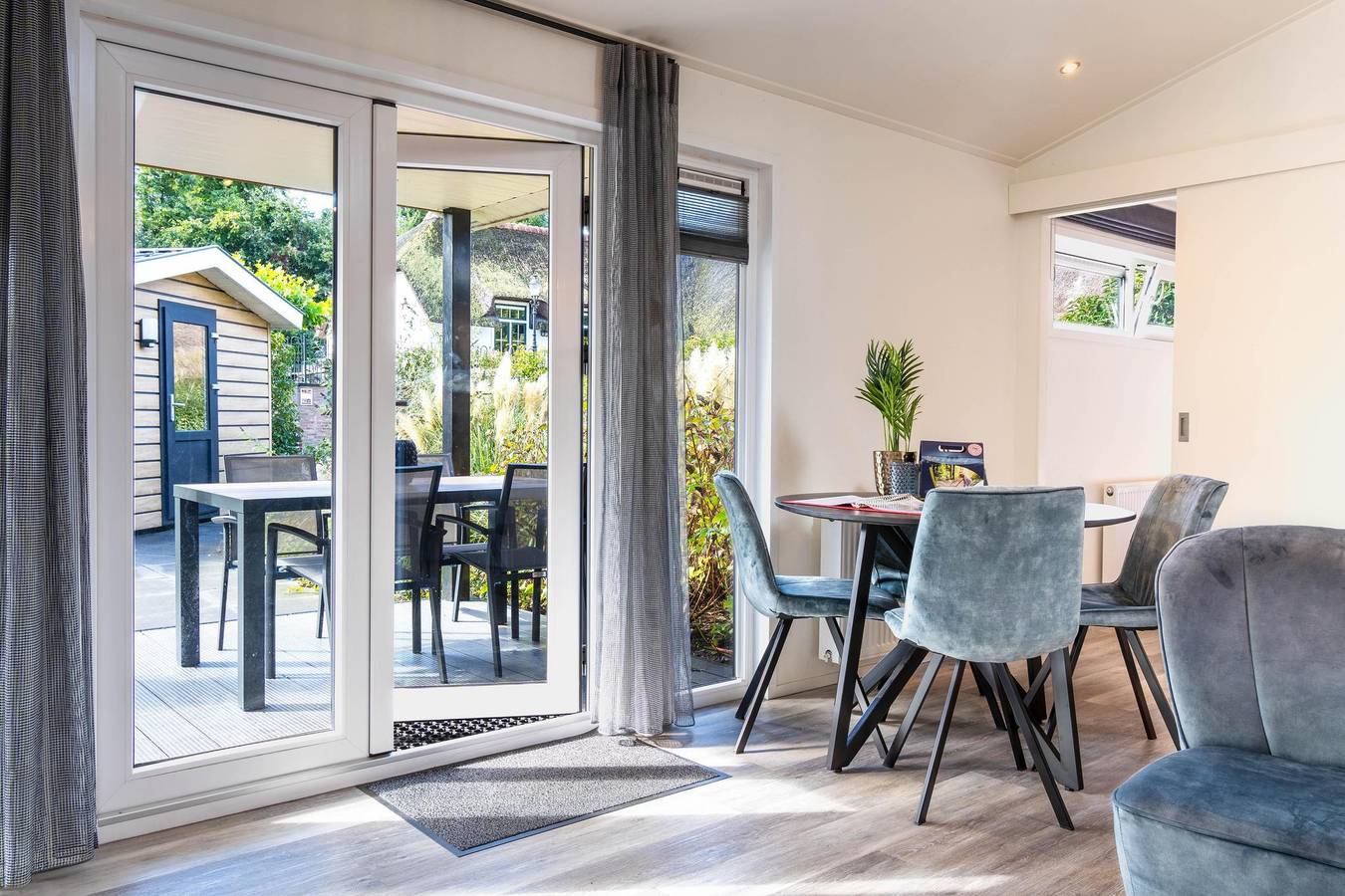 Vakantiepark De Thijmse Berg — Family Lodge met hottub | 4 personen in Rhenen, Provincie Utrecht