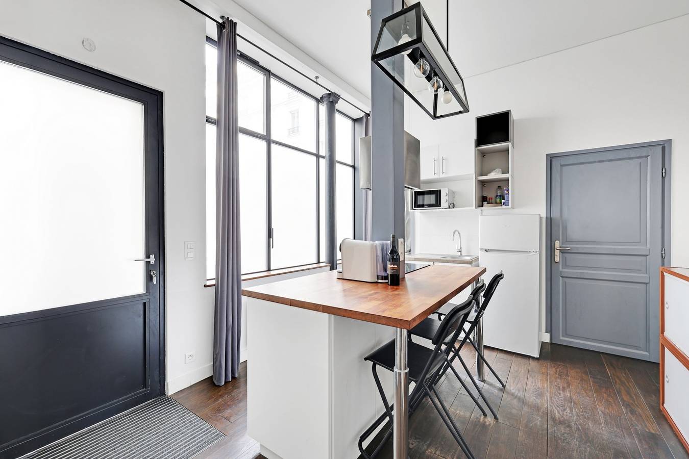 Apartamento entero, Renovated Design Apartment In Montparnasse in París, Isla de Francia