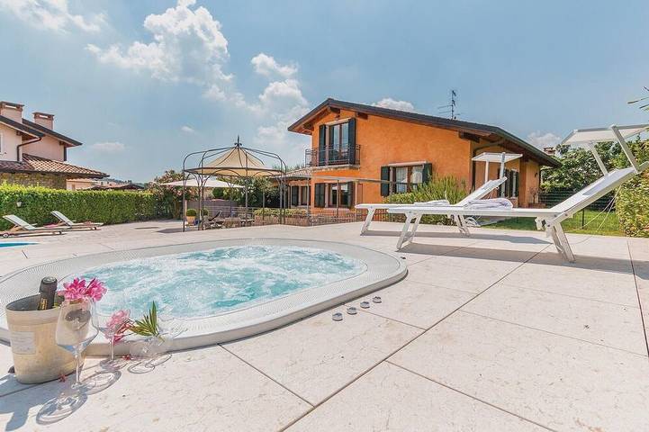 Vakantiehuis voor 16 personen, met tuin en whirlpool, met huisdier - 1