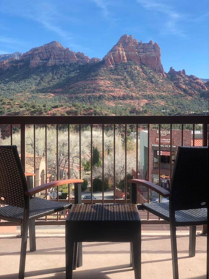 Hotel for 3 personer, med badebasseng og jacuzzi i tillegg til balkong i Arizona