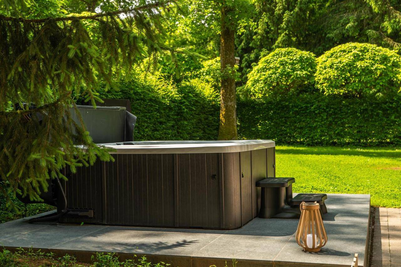 Le Colibri spa jacuzzi in Bomal, Durbuy