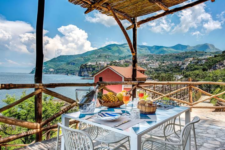 Location de vacances pour 2 personnes, avec terrasse et jardin à Vico Equense - 3