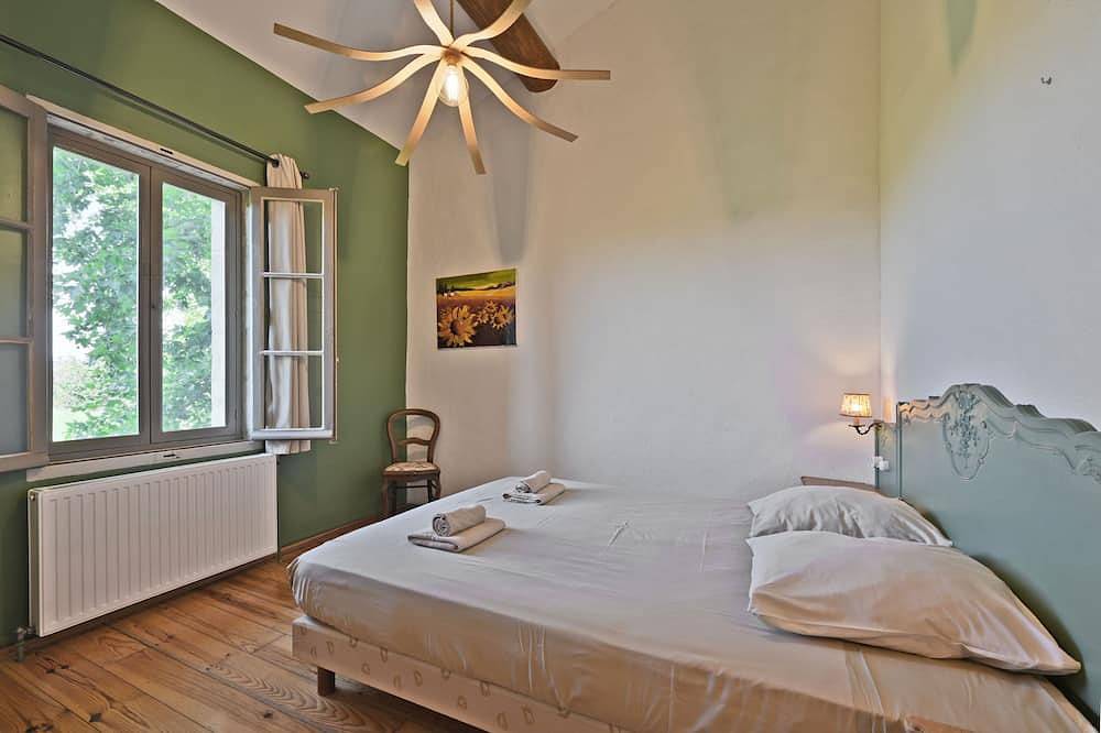 La Maison de Campagne***, in Provence Gîte with swimming pool and bicycles in Beaucaire, Nimes und Umgebung